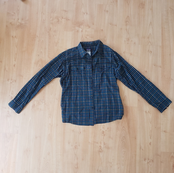 Patagonia Blue and Yellow Button Down Shirt - Picture 3 of 5